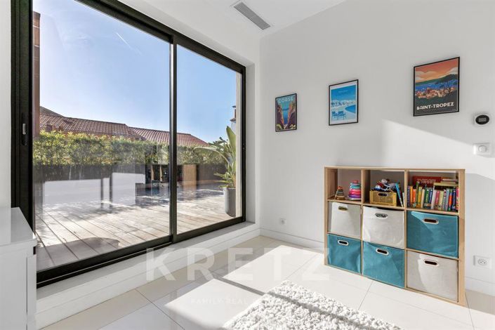 Image No.9-4 Bed Apartment for sale