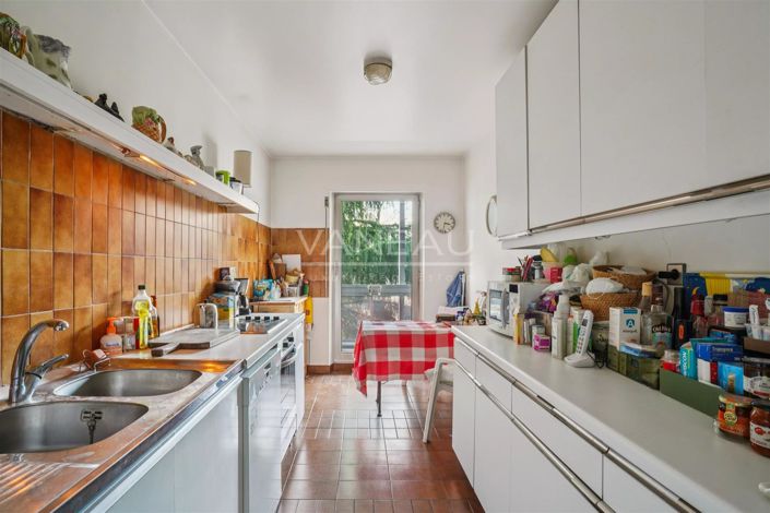 Image No.8-3 Bed Apartment for sale