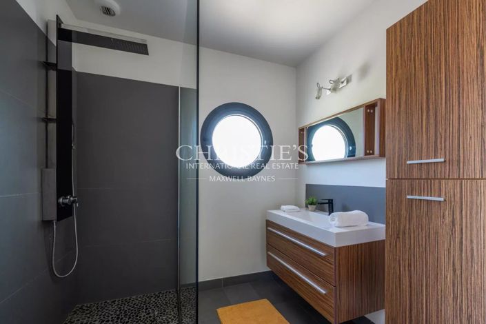 Image No.14-4 Bed House for sale