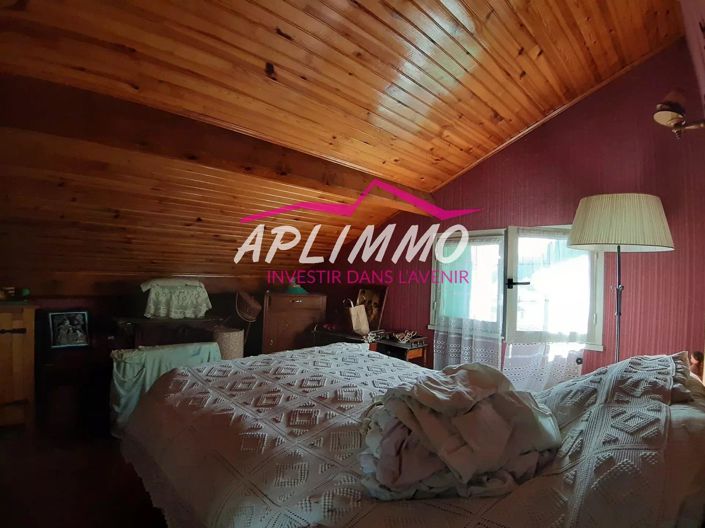 Image No.8-3 Bed House for sale