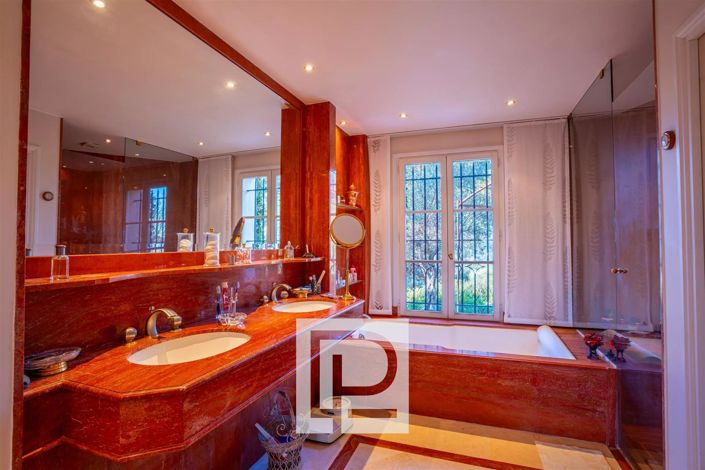 Image No.17-4 Bed House for sale