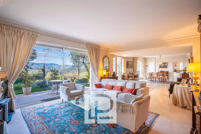 Image No.8-4 Bed House for sale