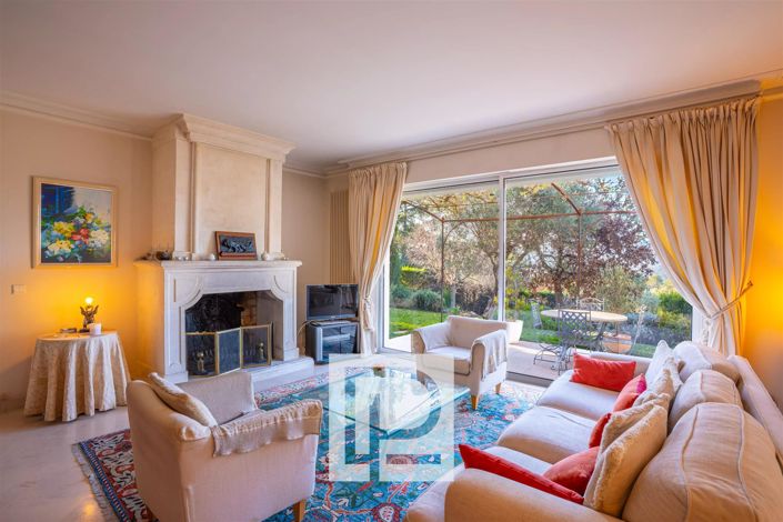 Image No.9-4 Bed House for sale