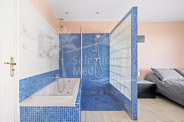 Image No.11-4 Bed House for sale