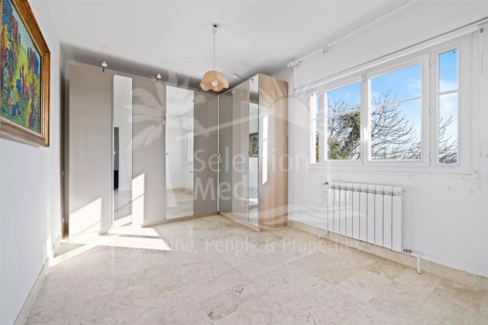 Image No.12-4 Bed House for sale