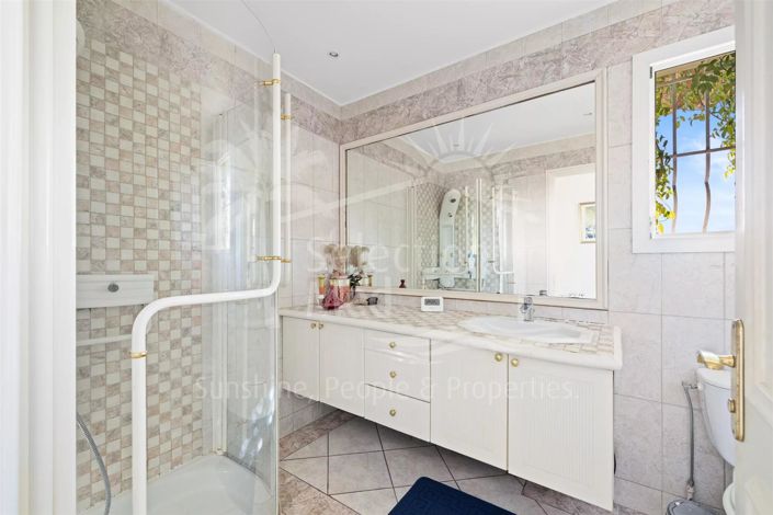 Image No.14-1 Bed House for sale