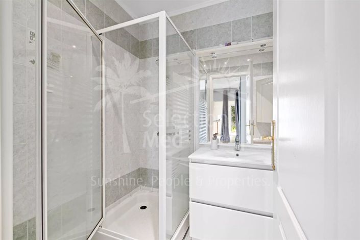 Image No.15-4 Bed House for sale