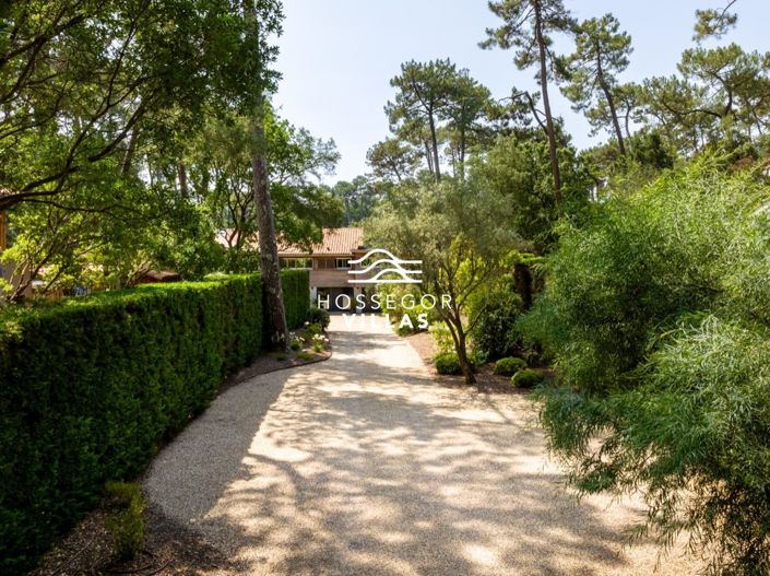 Image No.20-5 Bed House for sale