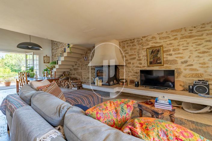 Image No.3-4 Bed House for sale