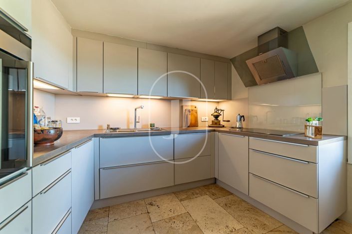 Image No.4-4 Bed House for sale