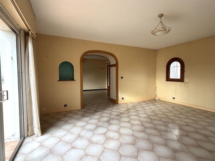 Image No.12-2 Bed House for sale