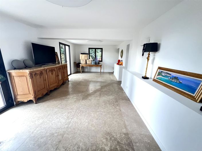 Image No.10-4 Bed House for sale