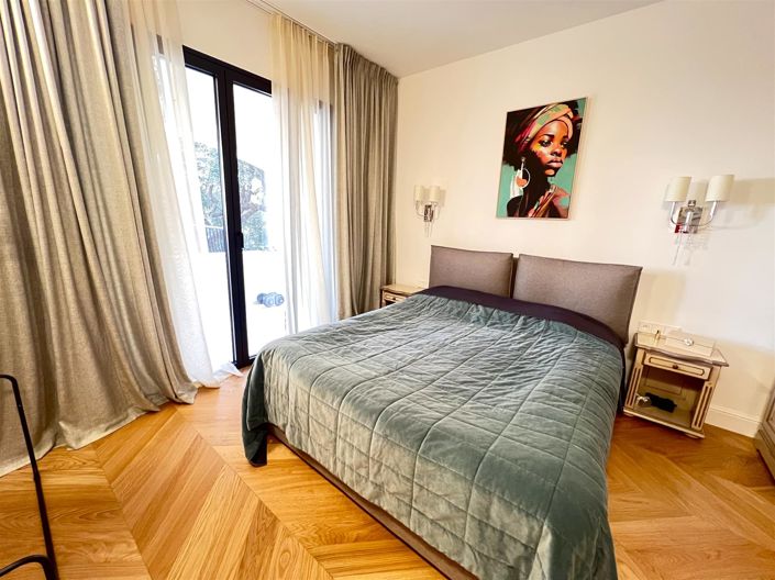 Image No.6-4 Bed House for sale