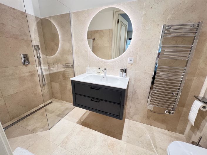 Image No.9-4 Bed House for sale