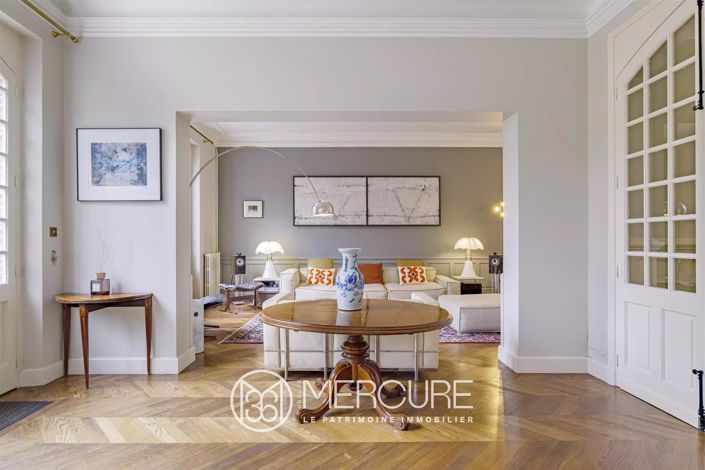 Image No.7-5 Bed House for sale