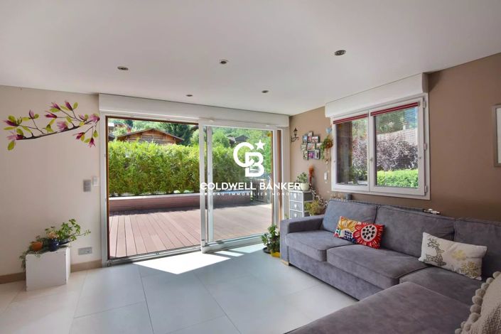 Image No.10-5 Bed House for sale