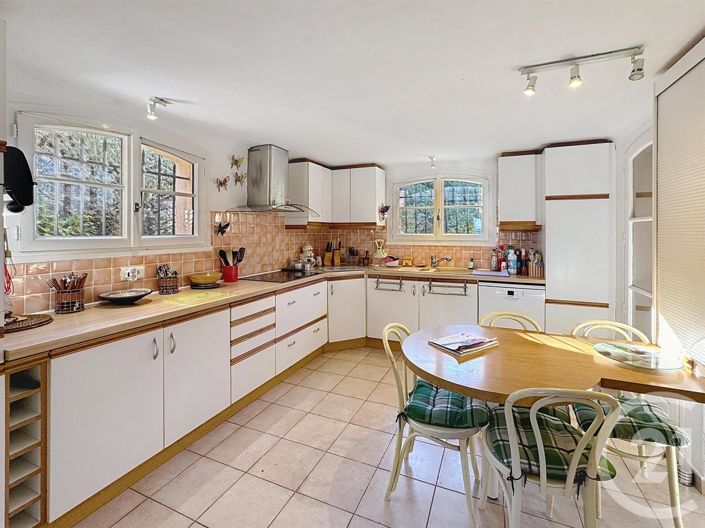 Image No.14-3 Bed House for sale