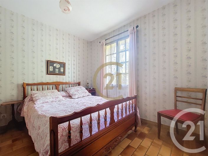 Image No.6-3 Bed House for sale