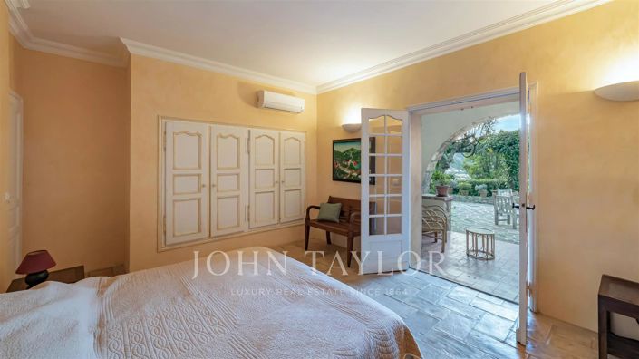 Image No.10-5 Bed House for sale