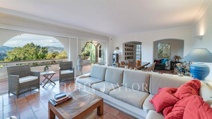 Image No.11-5 Bed House for sale