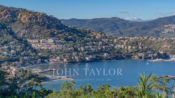 Image No.11-5 Bed House for sale