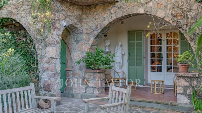 Image No.4-5 Bed House for sale