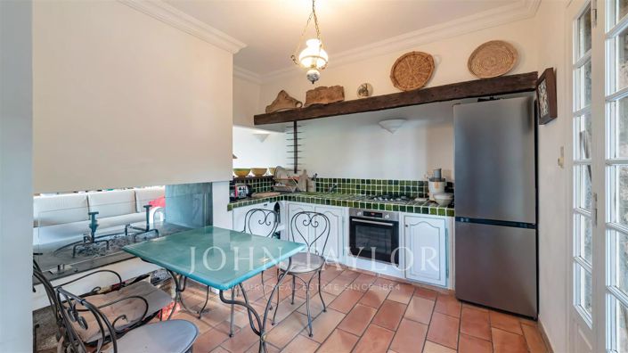 Image No.7-5 Bed House for sale