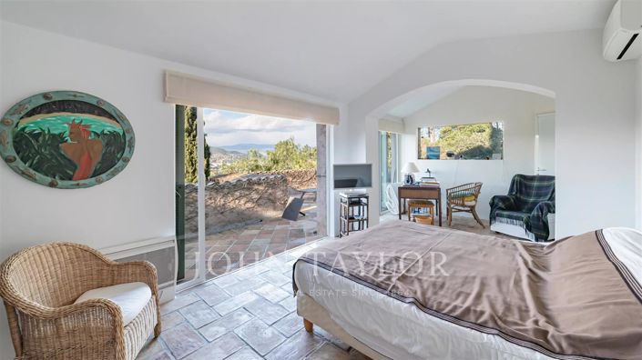 Image No.9-5 Bed House for sale