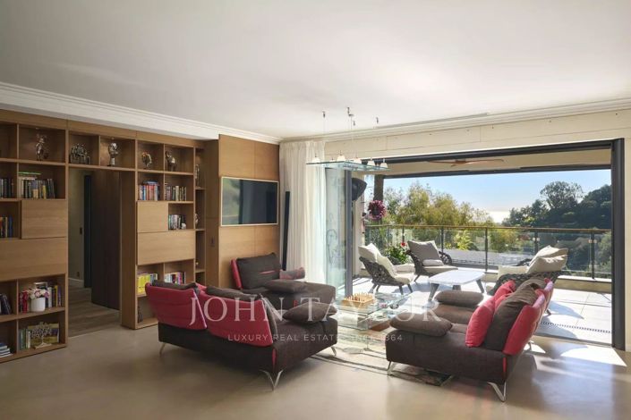 Image No.17-5 Bed House for sale