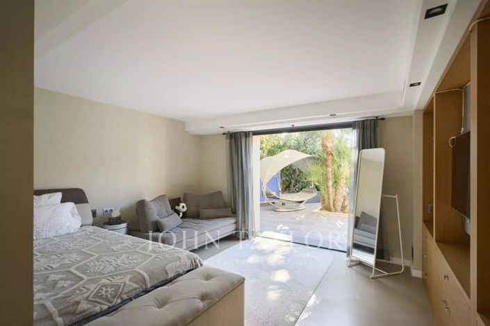 Image No.18-5 Bed House for sale