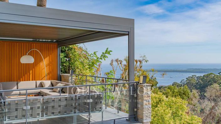 Image No.5-5 Bed House for sale