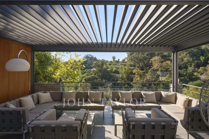 Image No.9-5 Bed House for sale