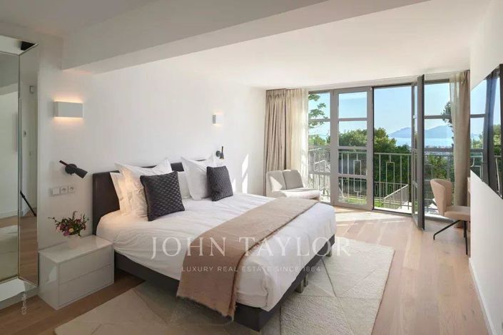 Image No.18-5 Bed House for sale