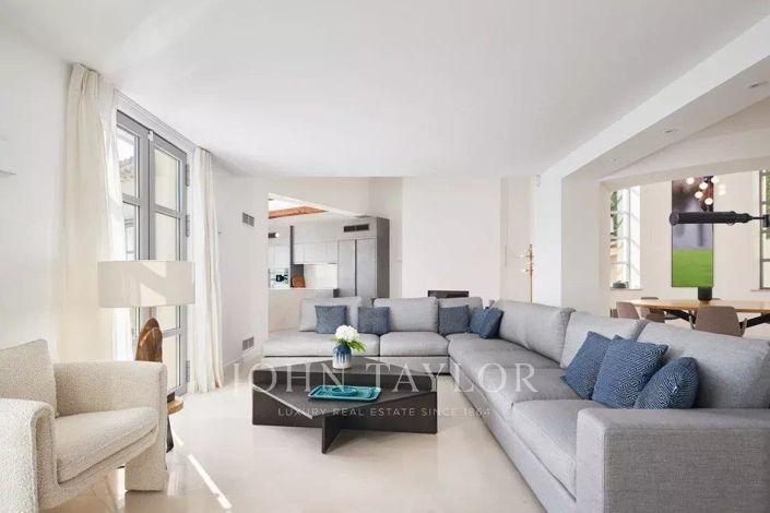 Image No.7-5 Bed House for sale