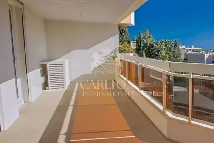 Image No.8-3 Bed Apartment for sale