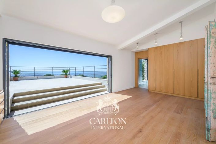 Image No.12-5 Bed House for sale