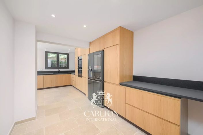 Image No.15-5 Bed House for sale