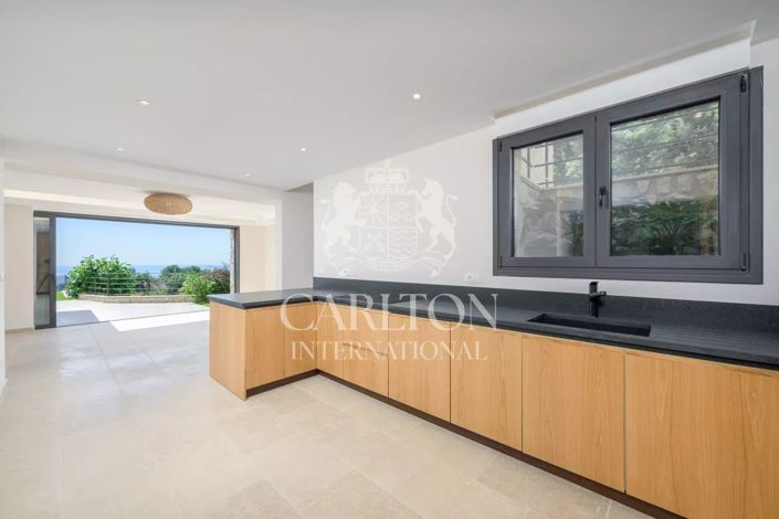 Image No.4-5 Bed House for sale