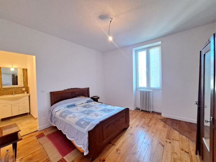 Image No.13-4 Bed House for sale