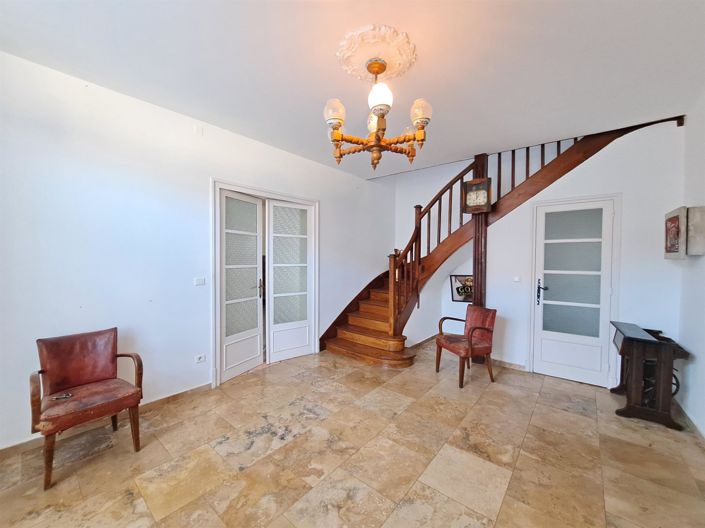 Image No.2-4 Bed House for sale