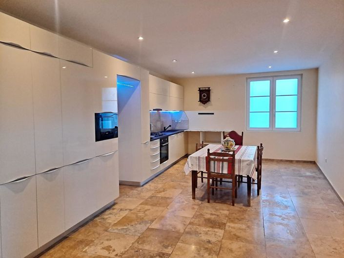 Image No.7-4 Bed House for sale