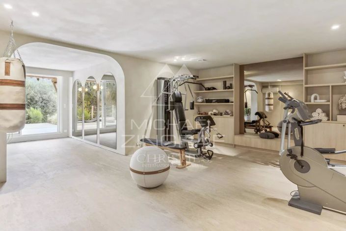 Image No.12-7 Bed House for sale