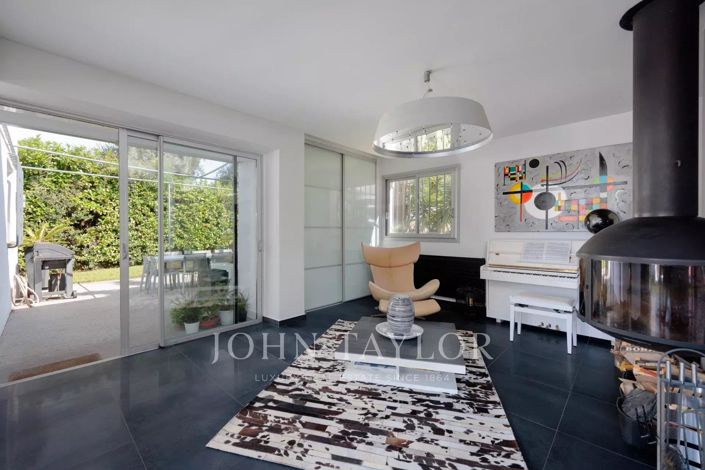 Image No.6-7 Bed House for sale