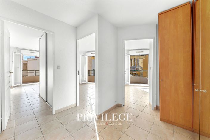 Image No.10-3 Bed Apartment for sale