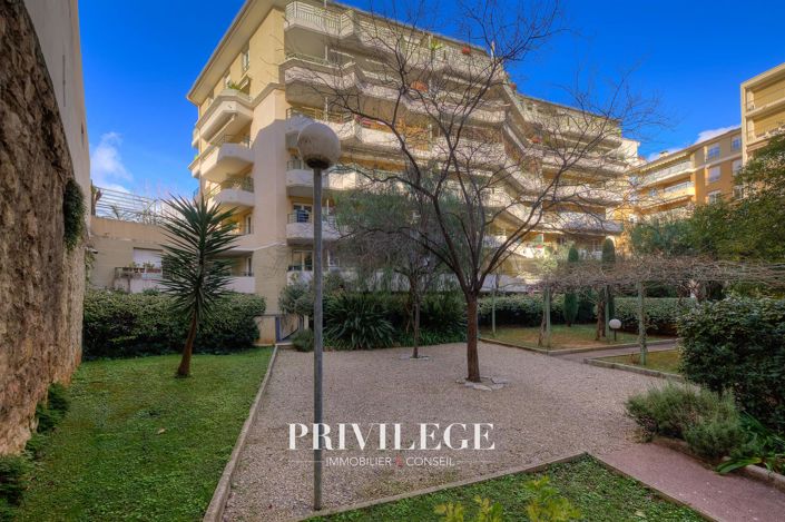 Image No.22-3 Bed Apartment for sale