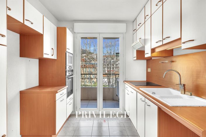 Image No.9-3 Bed Apartment for sale