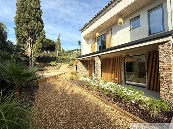 Image No.2-4 Bed House for sale