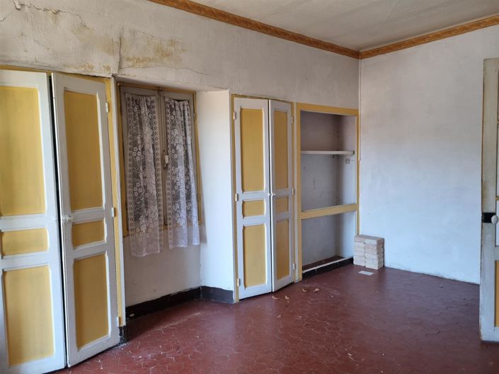 Image No.18-9 Bed House for sale