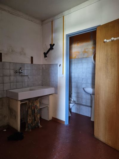 Image No.20-9 Bed House for sale