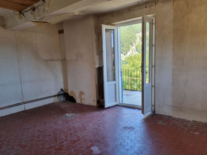 Image No.22-9 Bed House for sale